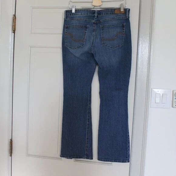 Signature by Levi Strauss Modern Boot Cut Jeans Size 12S - Picture 2 of 7